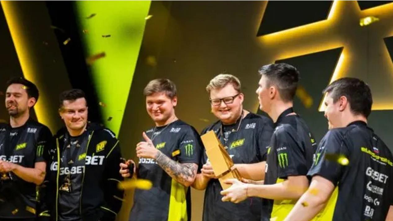 并吸引更多 并吸引更多